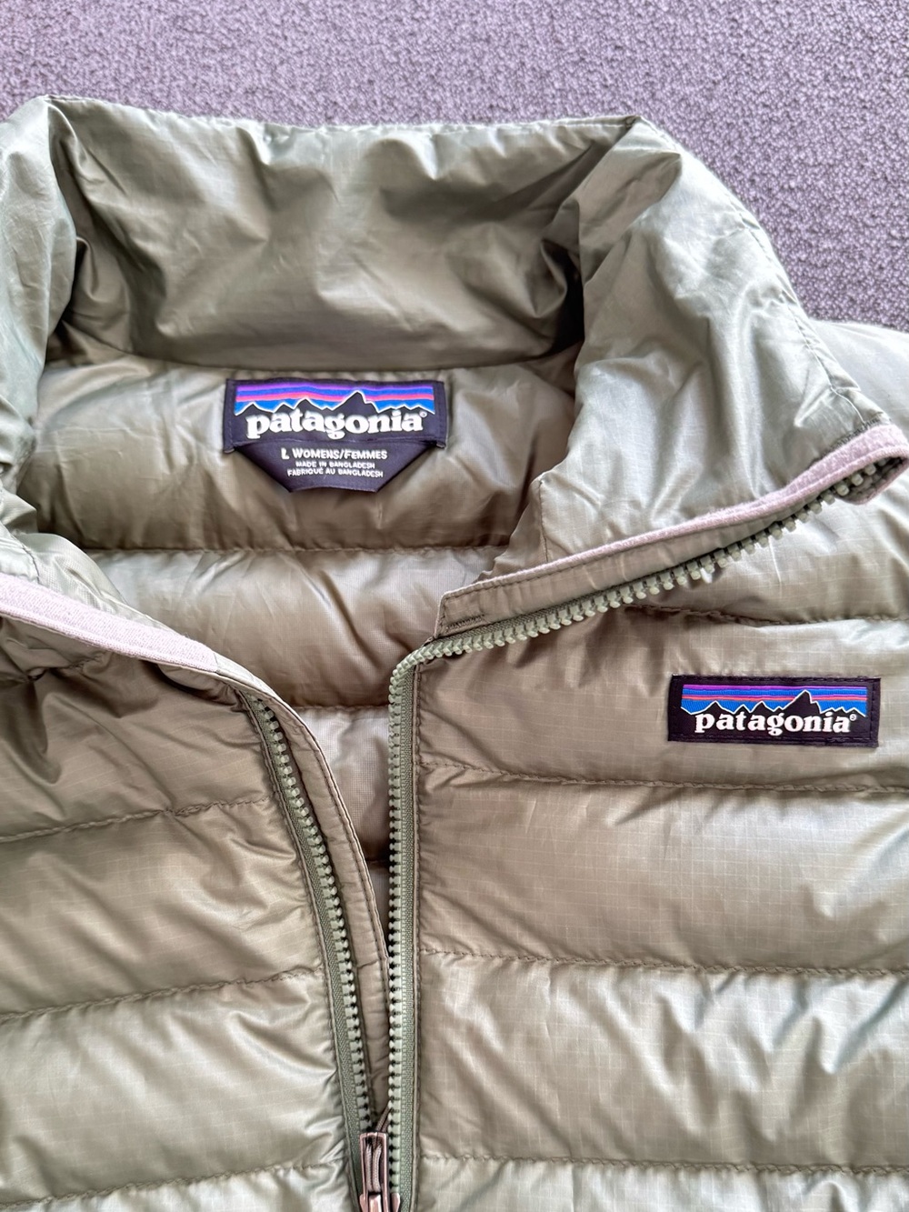 Patagonia Lightweight Puffer Jacket in Sage - Picture 7 of 9